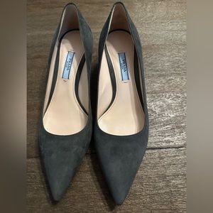 Gray kitten heel pumps.  New with tag on bottom. Fits like 6.5